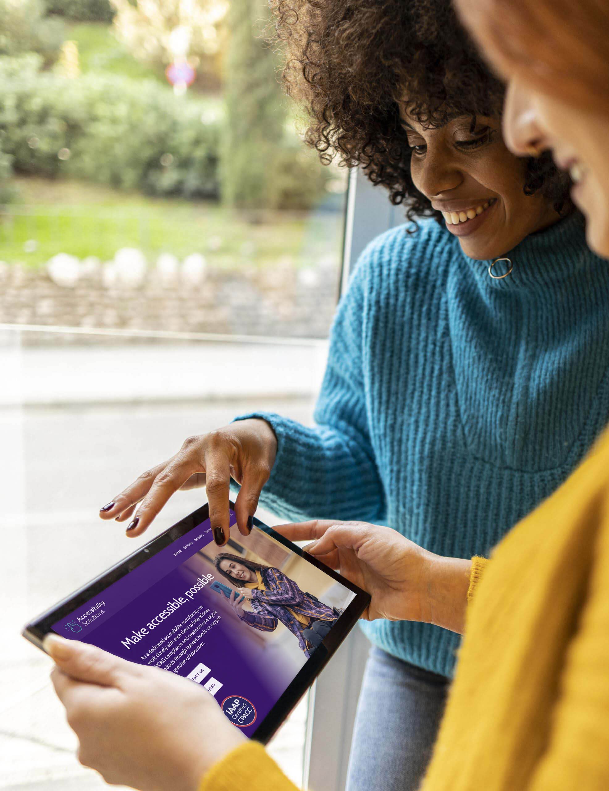 women using ipad